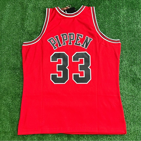 Scottie Pippen Chicago Bulls 1997-1998 Mitchell & Ness Red NBA Swingman Jersey - Picture 2 of 8
